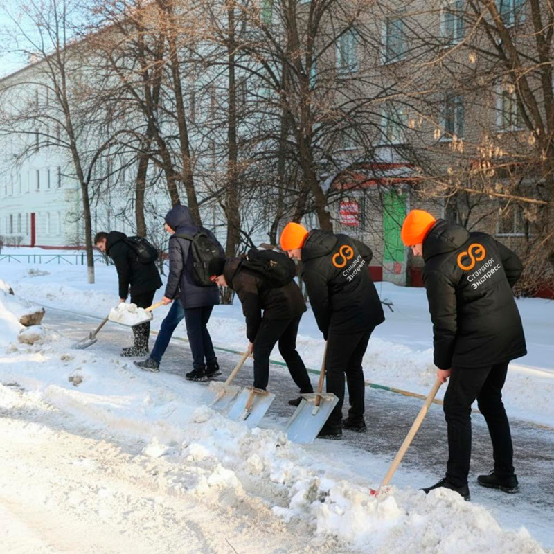 Уборка снега с крыш и территорий в Белой Калитве